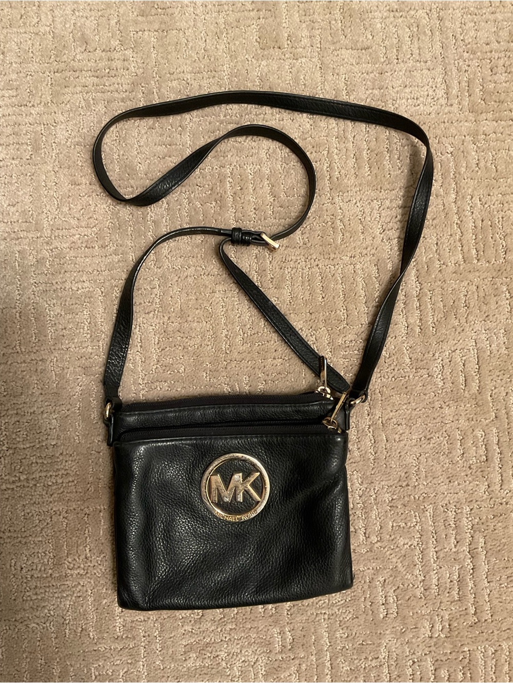 Michael Kors Fulton Black Pebbled Leather Crossbody Bag Purse Minimalist Classic